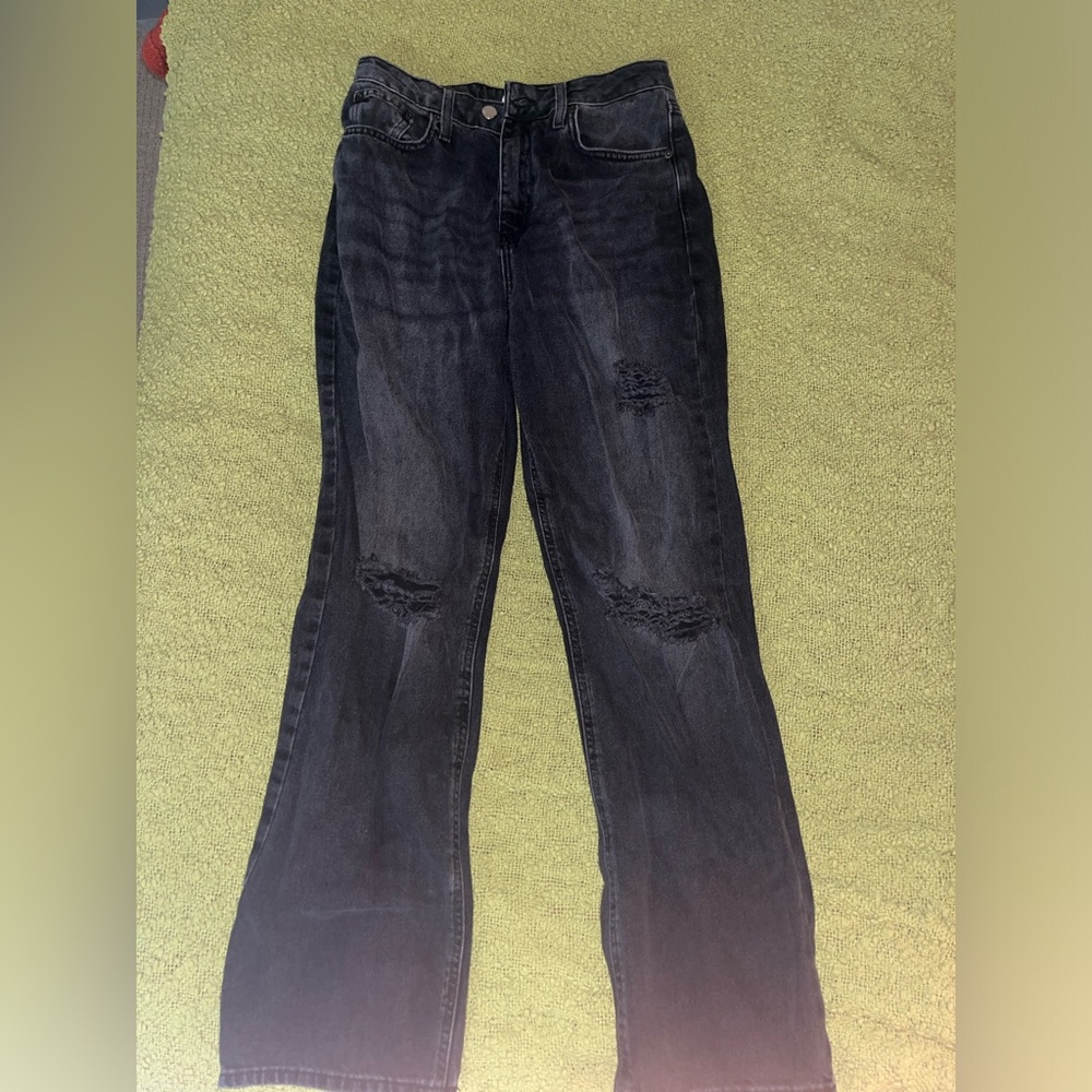 RIPPED BLACK JEAN